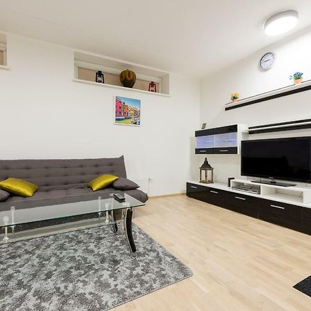 Telliskivi Apartment 16 Tallinn Luaran gambar