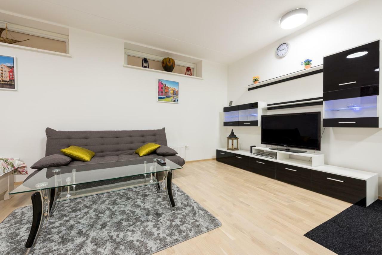 Telliskivi Apartment 16 Tallinn Luaran gambar